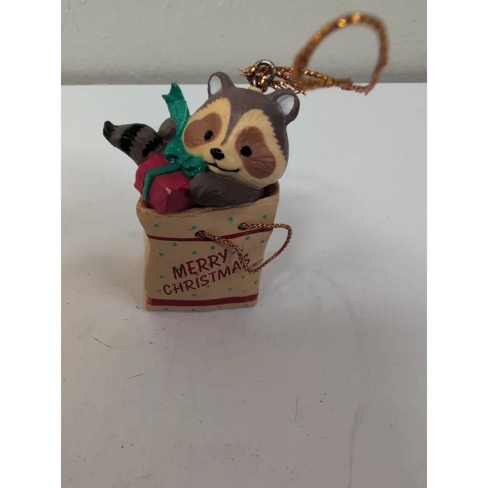 VINTAGE MANGELSEN'S RACCOON IN‎ GIFT BAG 2.5